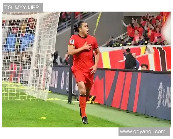 足球明星直言不讳怒怼冯潇霆引发球迷热议背后真相揭秘 足球明星直言不讳怒怼冯潇霆引发球迷热议背后真相揭秘