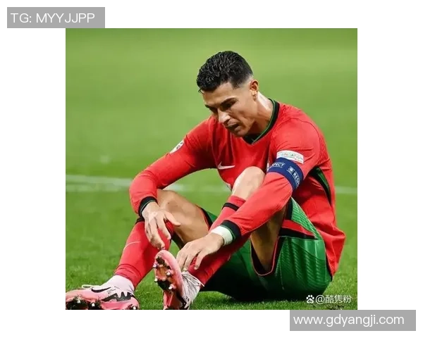 足球明星模仿传奇球员的成长故事与奋斗历程揭秘